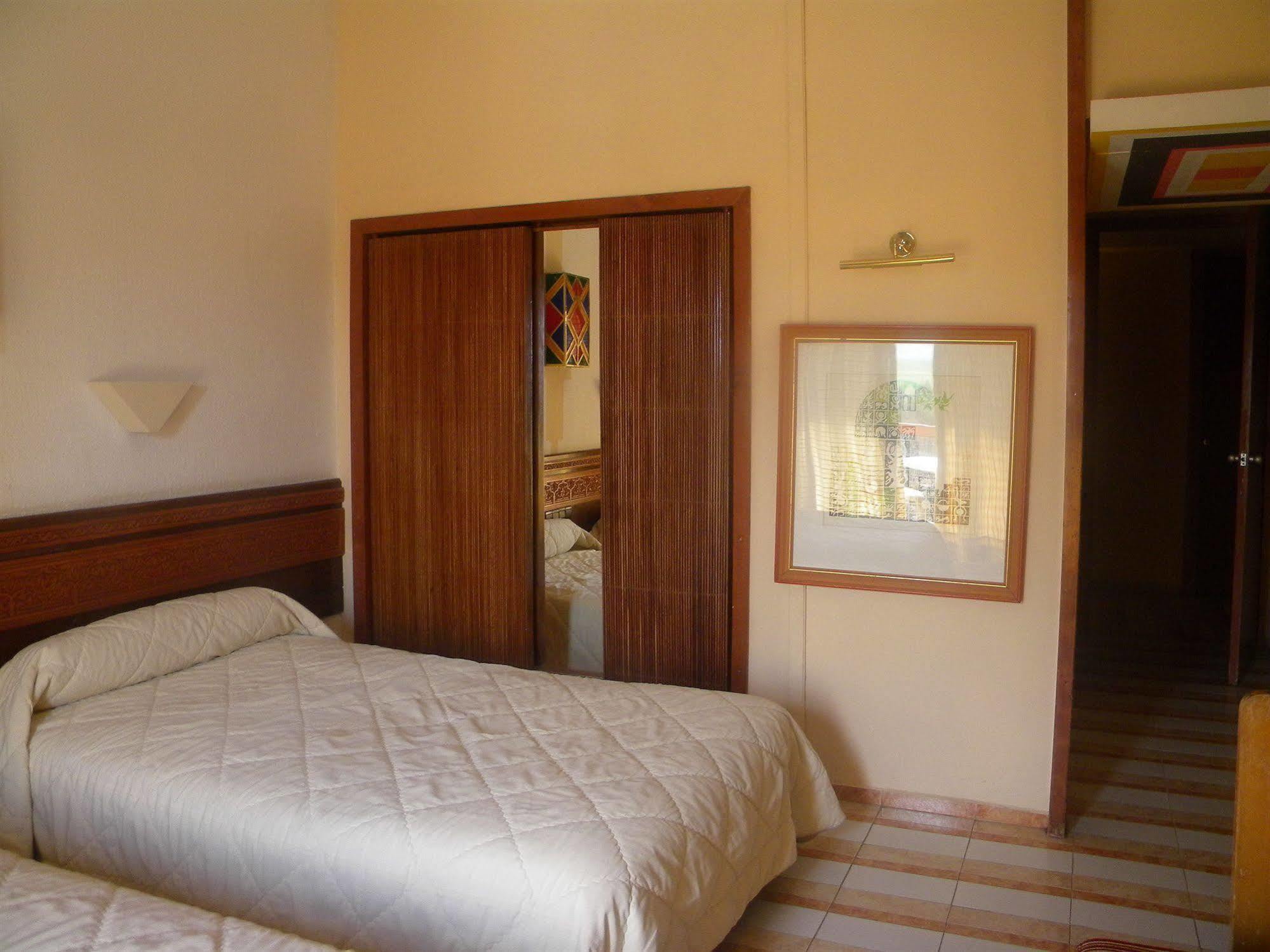 Sidi Harazem Hotell Eksteriør bilde